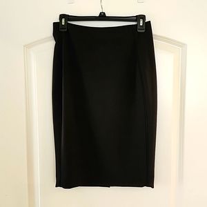 🌟LIKE NEW🌟 NO DEFECTS🌟LTD BLK Pencil Skirt w/lining & back zipper w/slit Sz 2